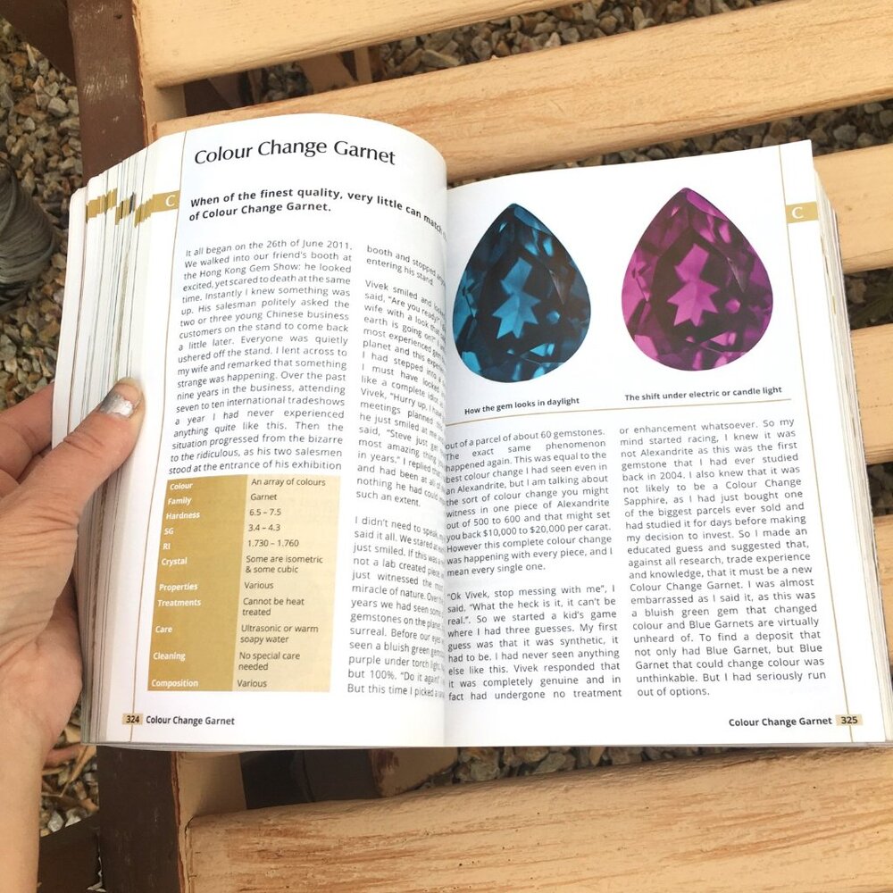 The Lure Of Gems, 4th Edition by Steve Bennett - Gemstone & Mineral Encyclopedia - Picture 3 of 9